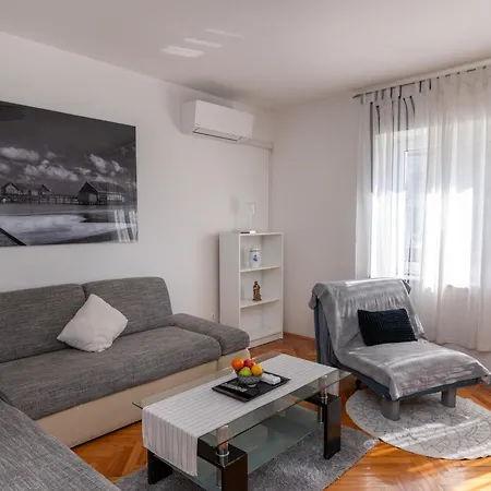 Milijana Apartment *